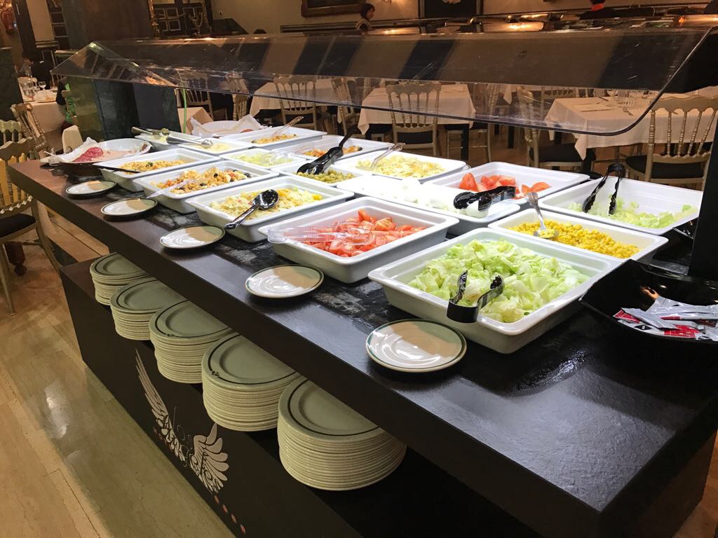 King S Buffets The Hotel Los Angeles De Granada Incorporates New Equipment Of Buffets