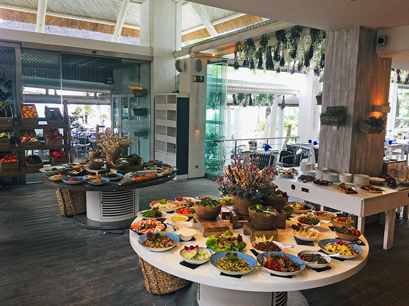 Sea Grill Marbella: excellence in buffets Presentation, quality, variety and decoration. - Buffets Station buffets and Show cookings